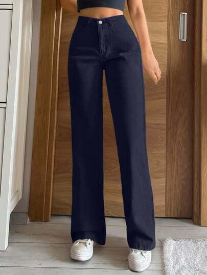 granatowe spodnie jeans