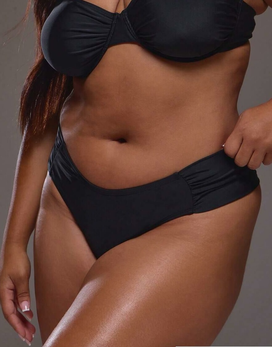CZARNY DÓŁ OD BIKINI