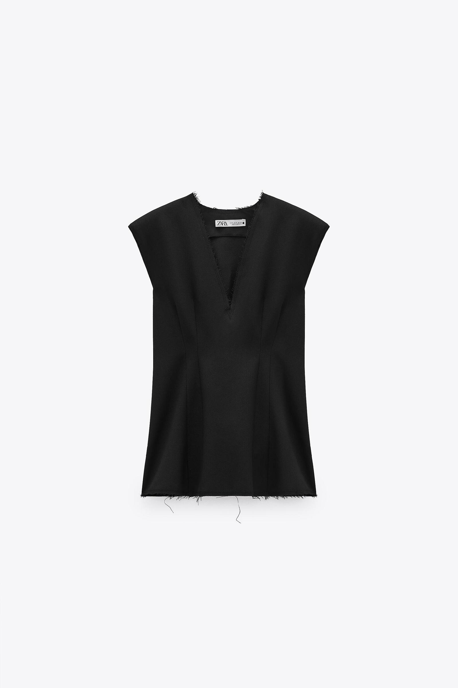 czarna prosta bluzka dekolt v-neck 