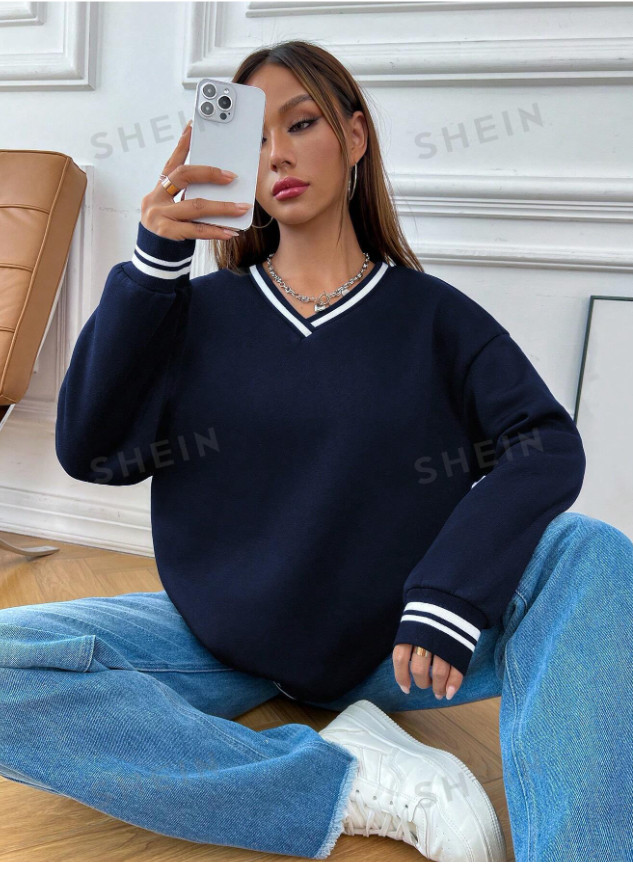 GRANATOWA BLUZA V-NECK KONTRAST