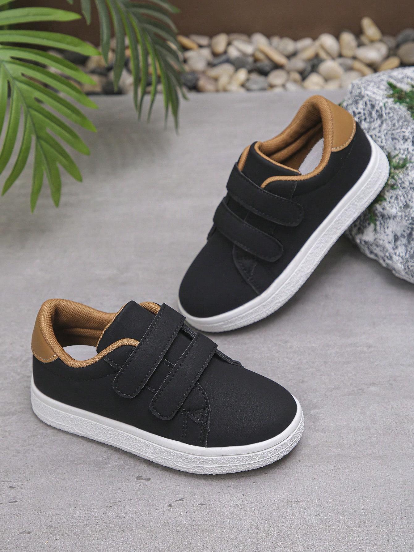 czarne buty sportowe