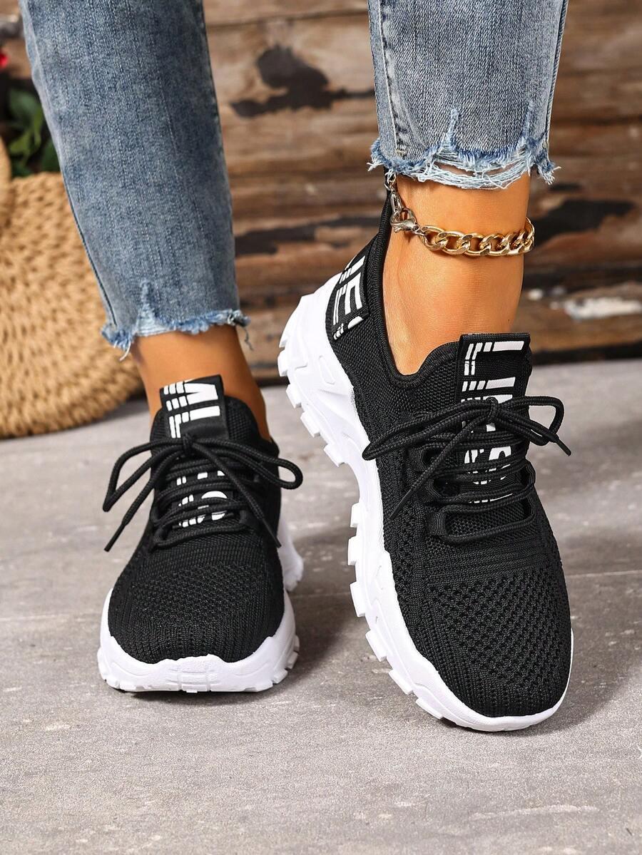 czarne sportowe buty