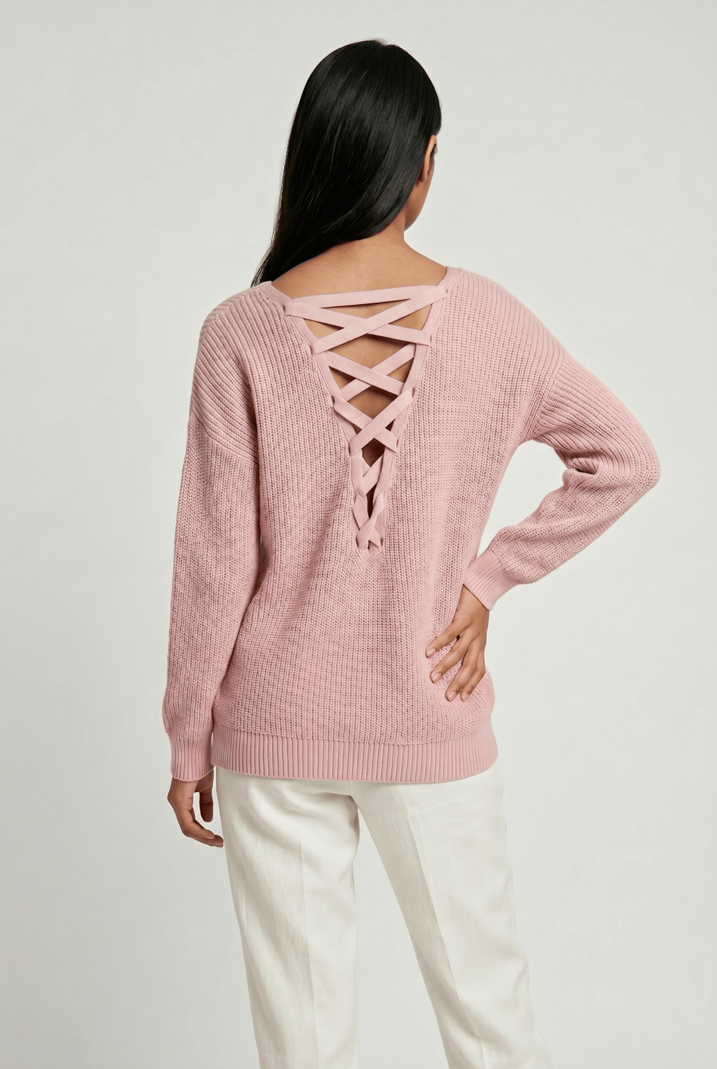 różowy sweter wiązanie