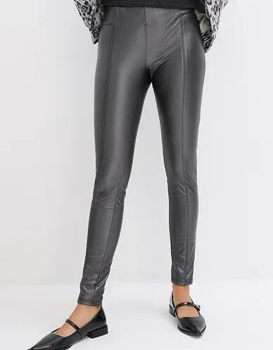 LEGGINSY Z METALICZNYM POŁYSKIEM