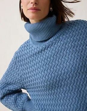 SWETER Z GOLFEM Z DOMIESZKĄ WEŁNY