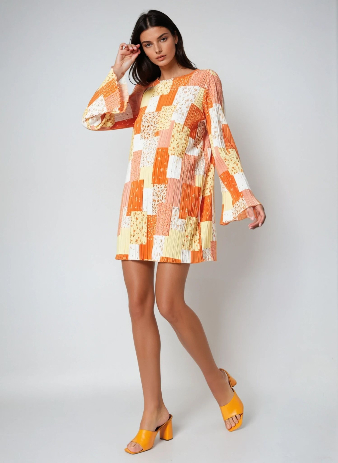 mini sukienka plisy print