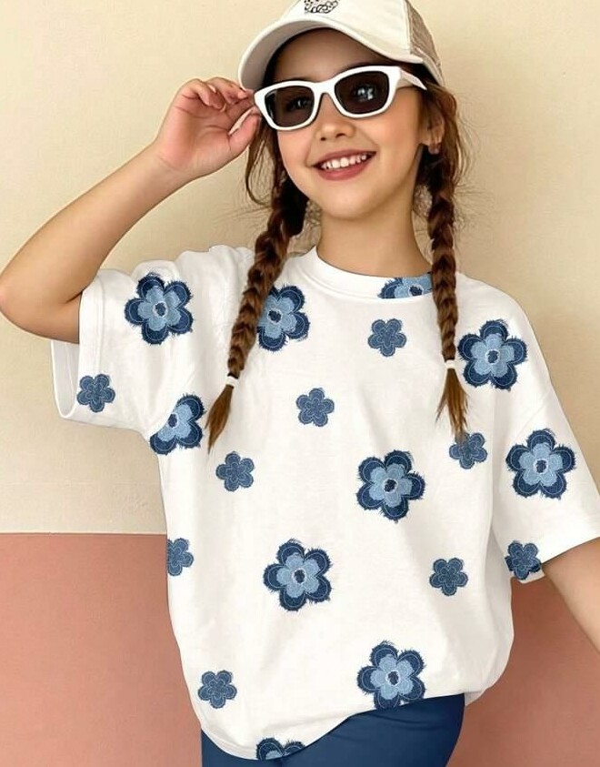biały t-shirt wzór kwiaty
