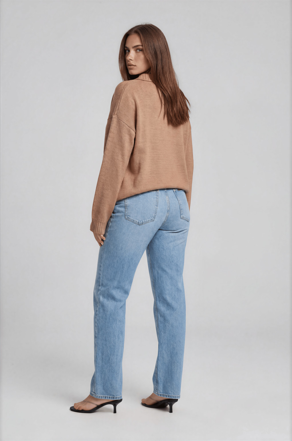 BRĄZOWY sweter v neck oversize
