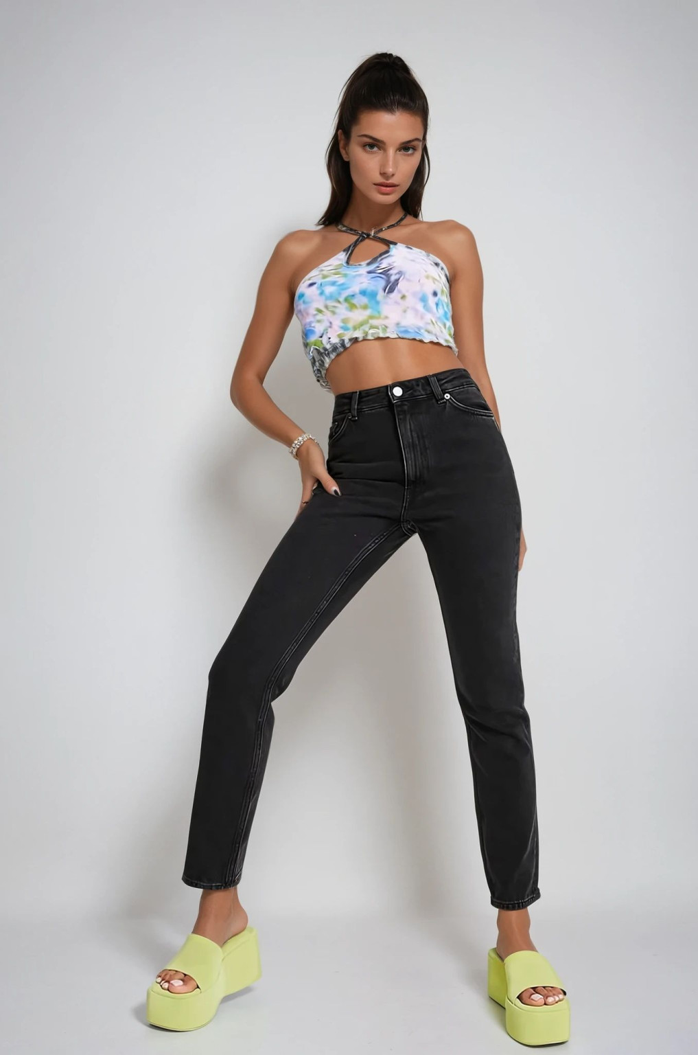 czarne spodnie jeans