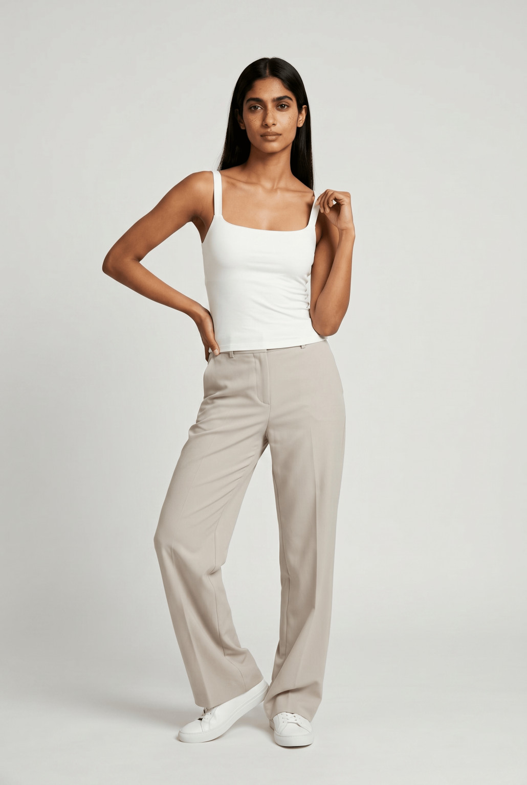 BIAŁY CROP TOP RAMIĄCZKA