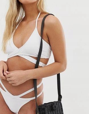 dół od bikini wycięcia