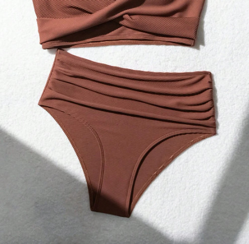 dół od bikini marszczenia