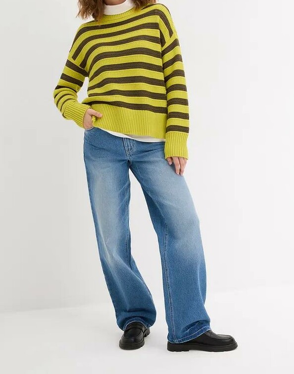 SWETER W PASKI