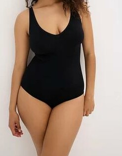 CZARNE BODY MODELUJĄCE