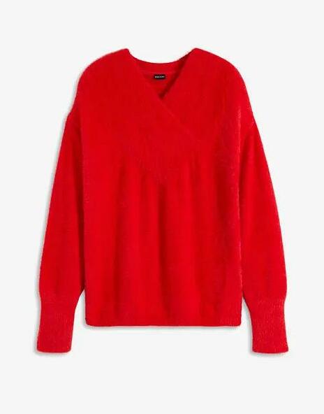 SWETER Z DEKOLTEM