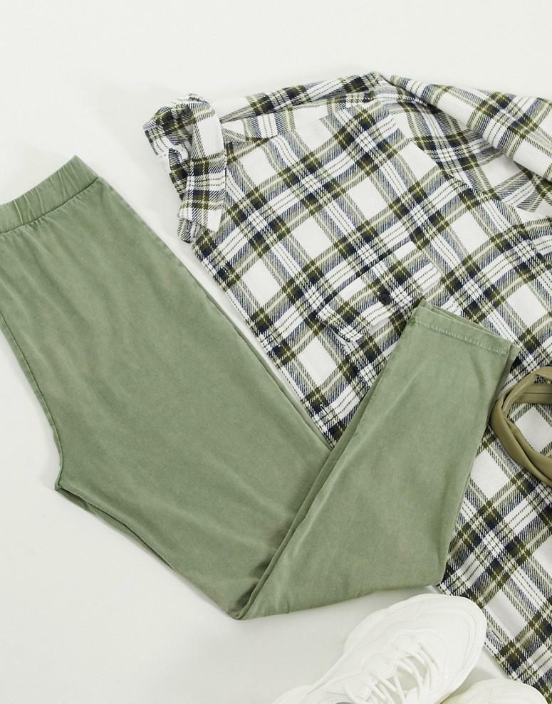 zielone klasyczne legginsy 