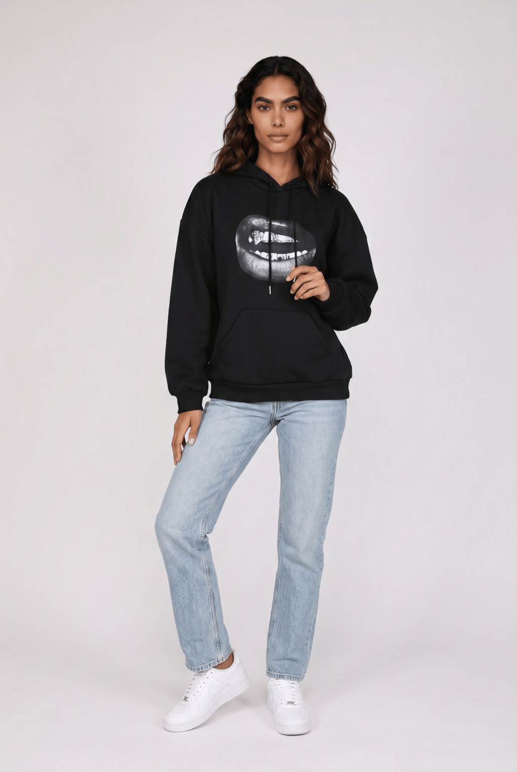 czarna bluza z kapturem print