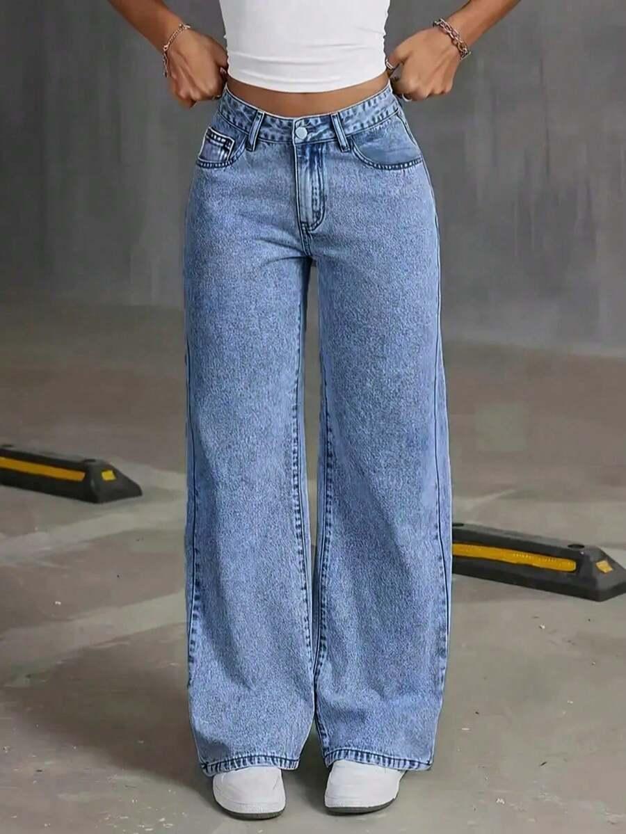 niebieskie spodnie jeans 