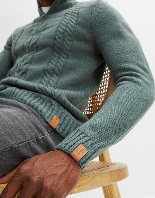SWETER Z GOLFEM