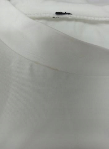biały top odkryte plecy