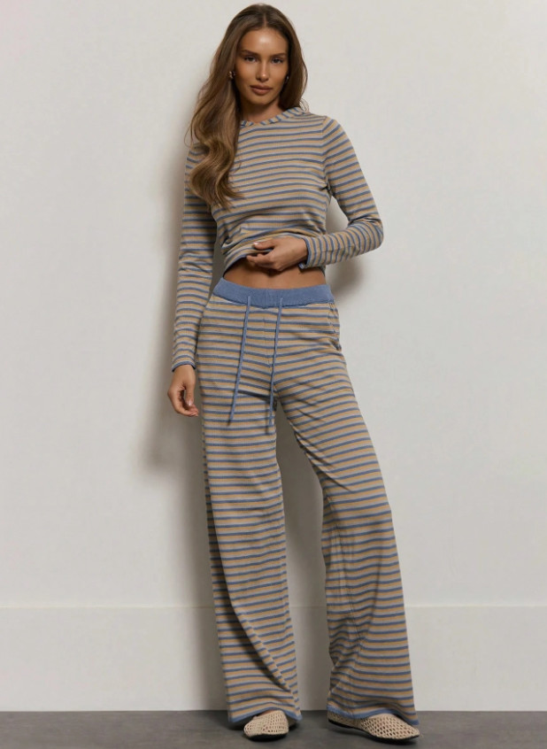 BLUZA W PASKI KAPTUR