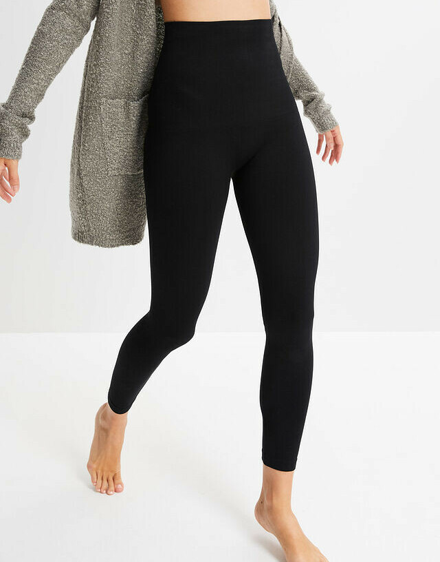 MODELUJĄCE CZARNE LEGGINSY Z WYSOKIM STANEM