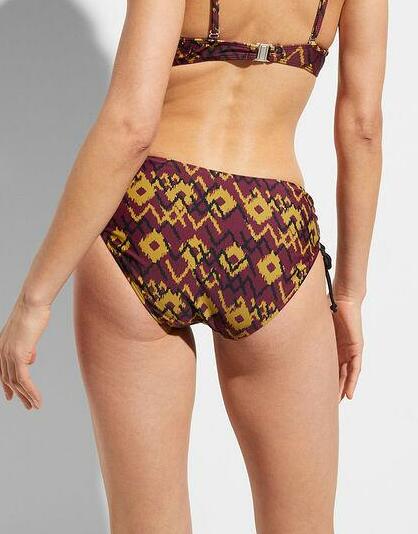 MAJTKI OD BIKINI 