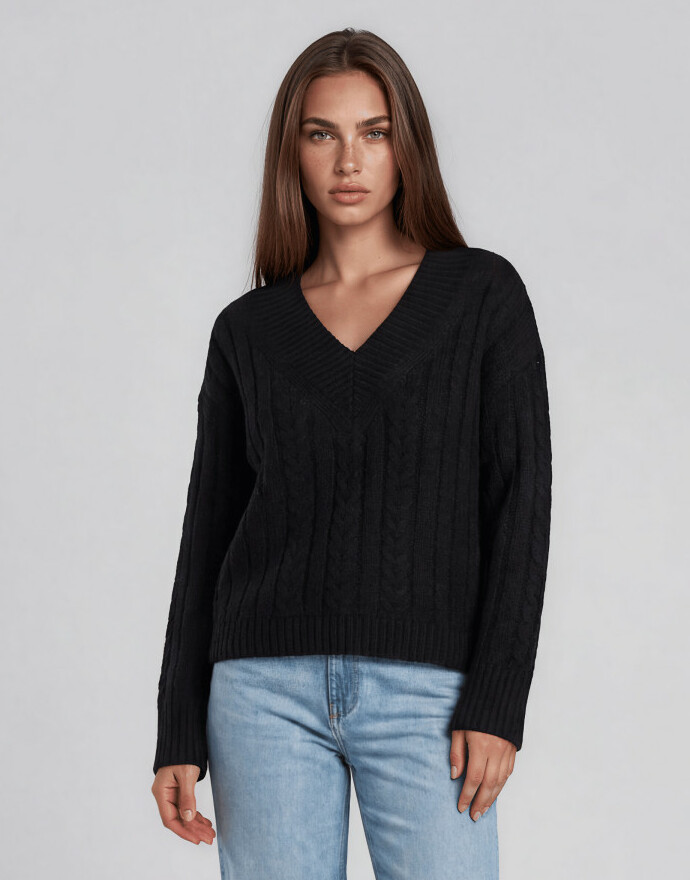 CZARNY SWETER V NECK