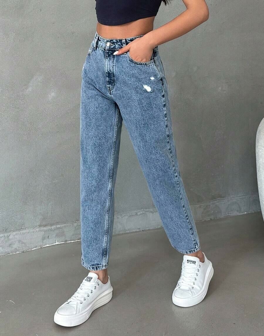 niebieskie spodnie jeans wysoki stan przetarcia