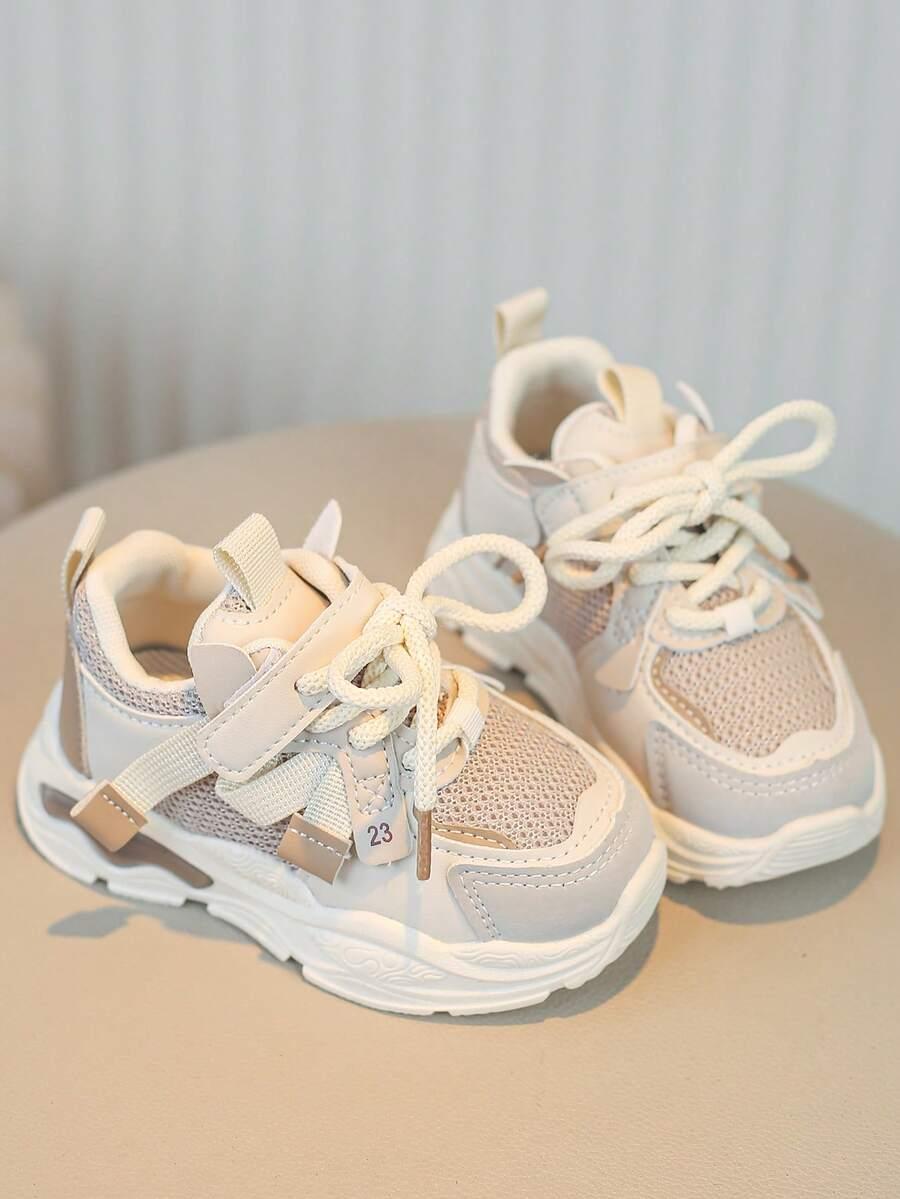 beżowe buty sportowe