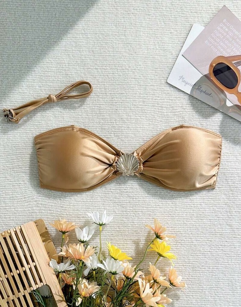 złota góra od bikini muszla