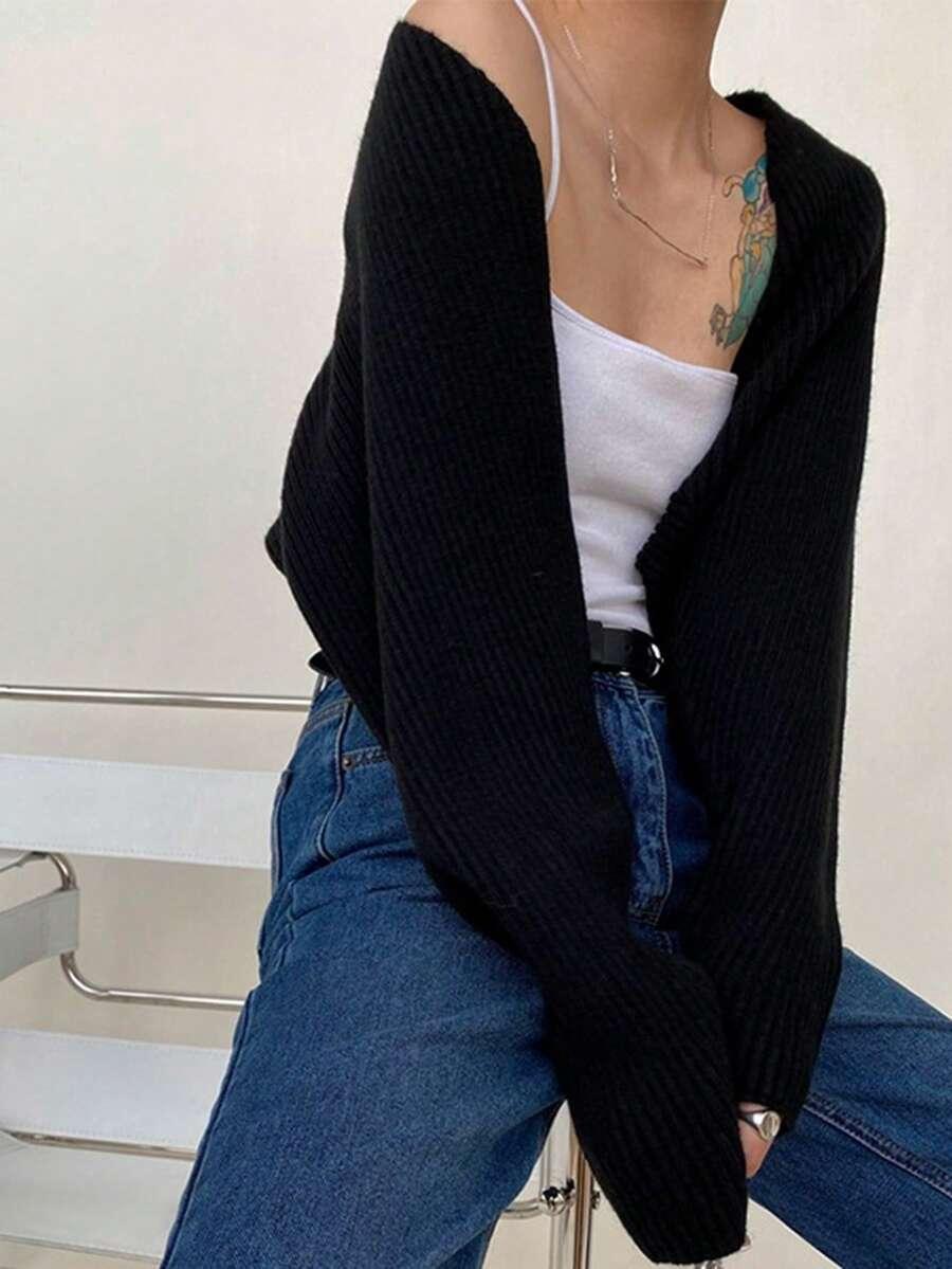 czarny sweter narzutka