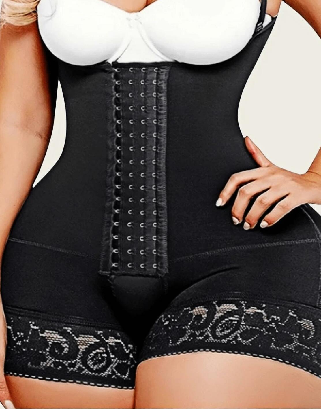 CZARNE BODY MODELUJĄCE 