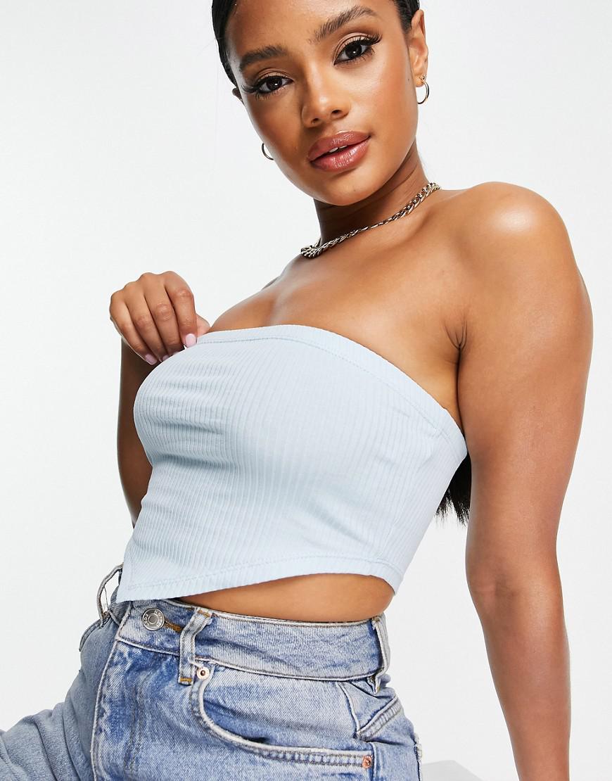 NIEBIESKI CROP TOP PRĄŻKI
