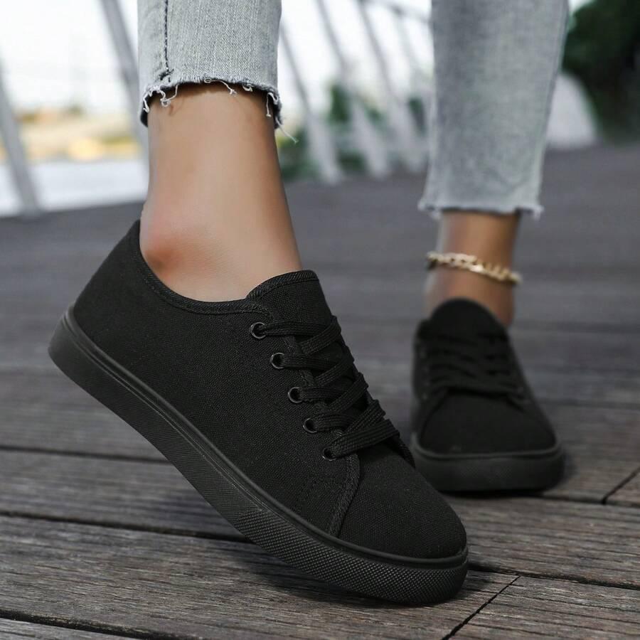 czarne trampki casual