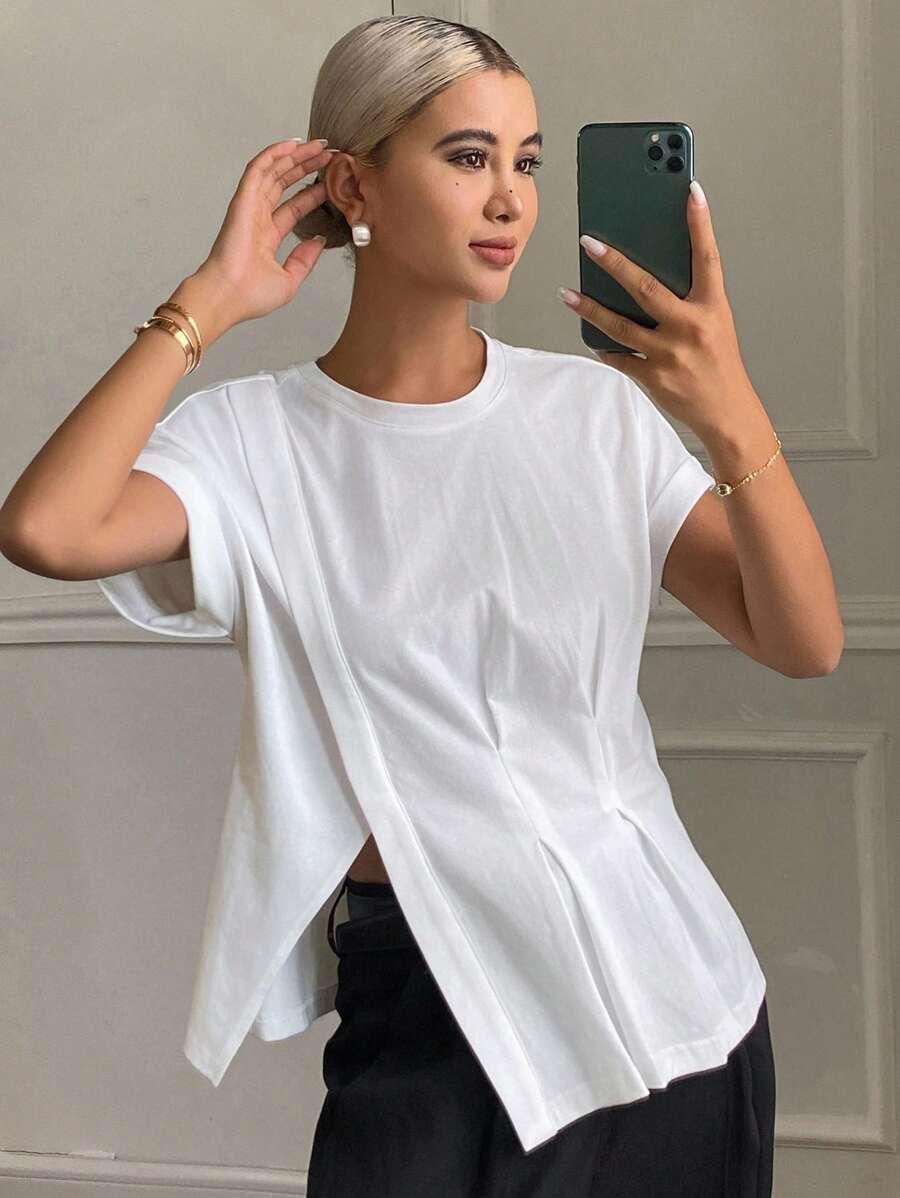 biały t-shirt okrągły dekolt rozcięcie