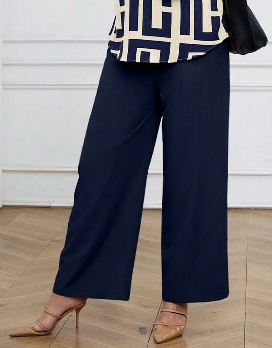 Granatowe spodnie casual