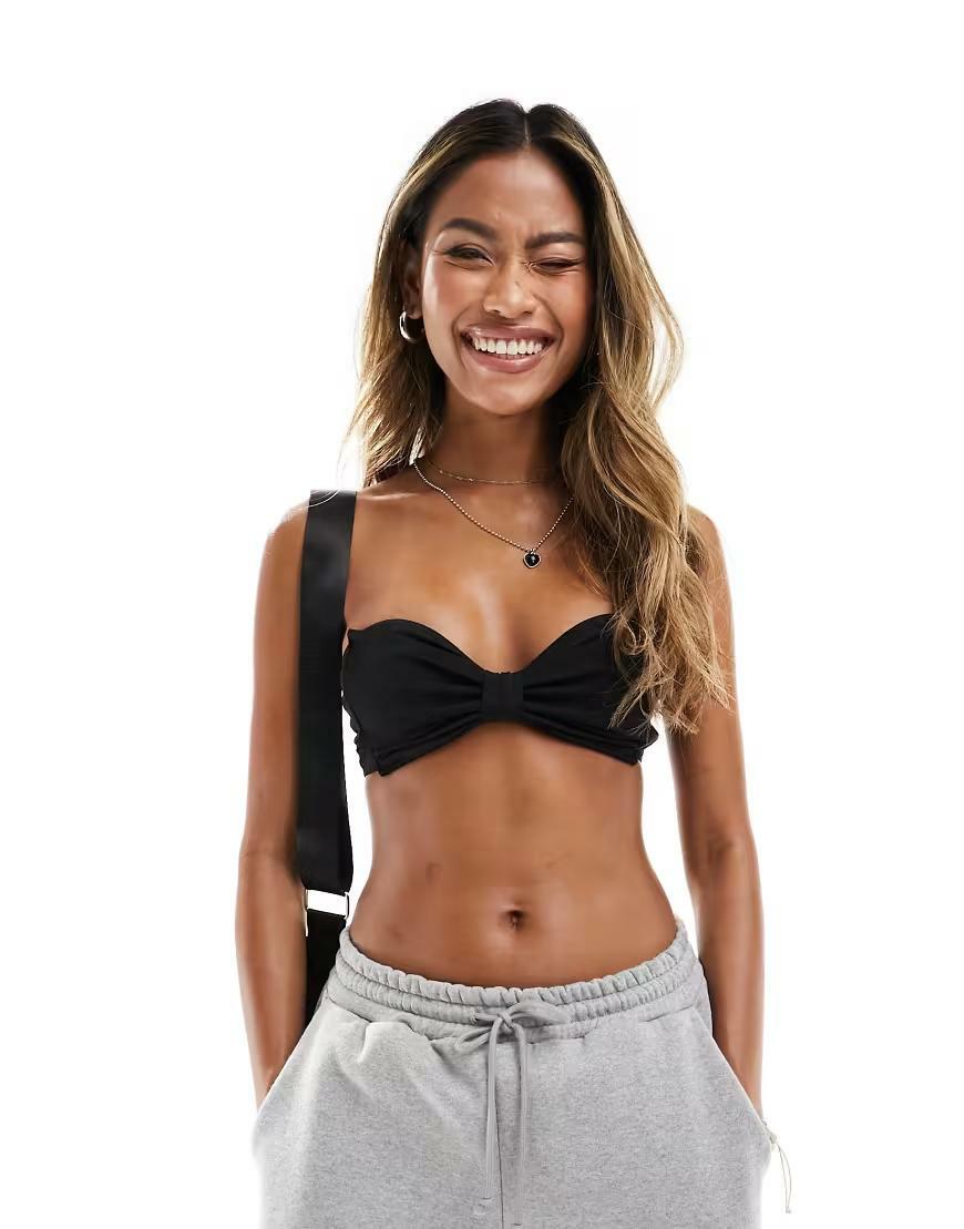 CZARNA GÓRA BIKINI KOKARDA