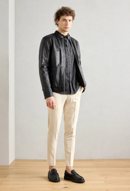 BEŻOWE SPODNIE SLIM FIT KIESZENIE ZAMEK 