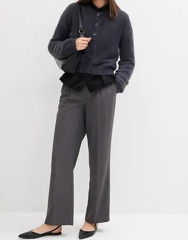 SWETER DAMSKI Z GUZIKAMI