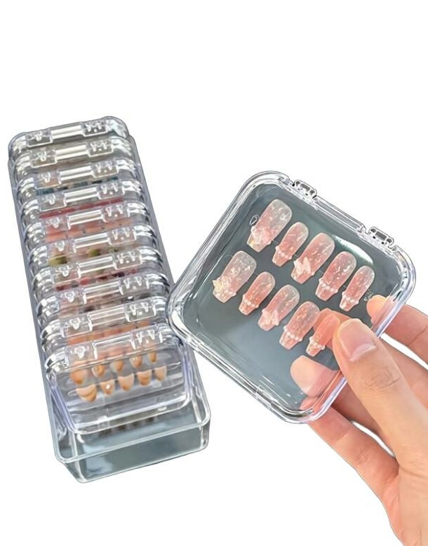 PUDEŁKO DO PRZECHOWYWANIA SZTUCZNYCH PAZNOKCI  4-pack