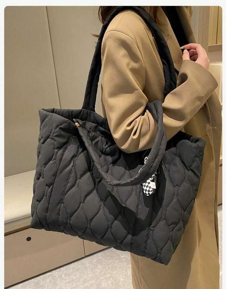CZARNA PIKOWANA TOREBA SHOPPER