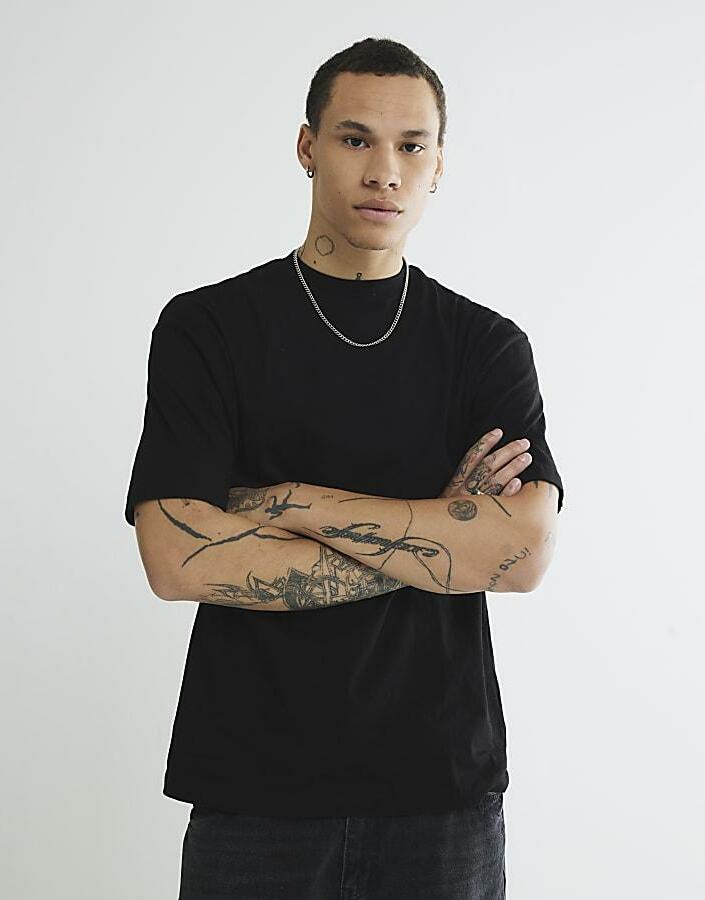 bawełniany CZARNY T-SHIRT OVERSIZE okrągły dekolt