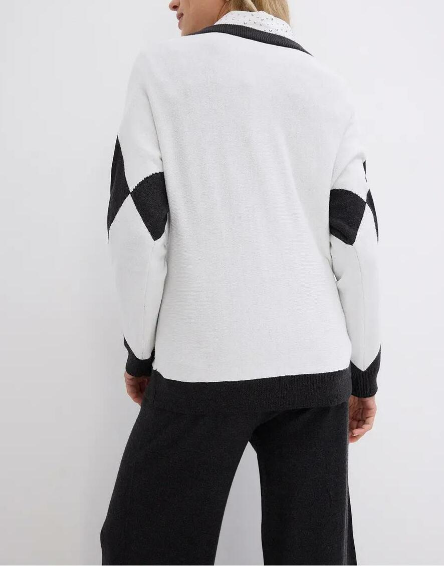 SWETER W ROMBY