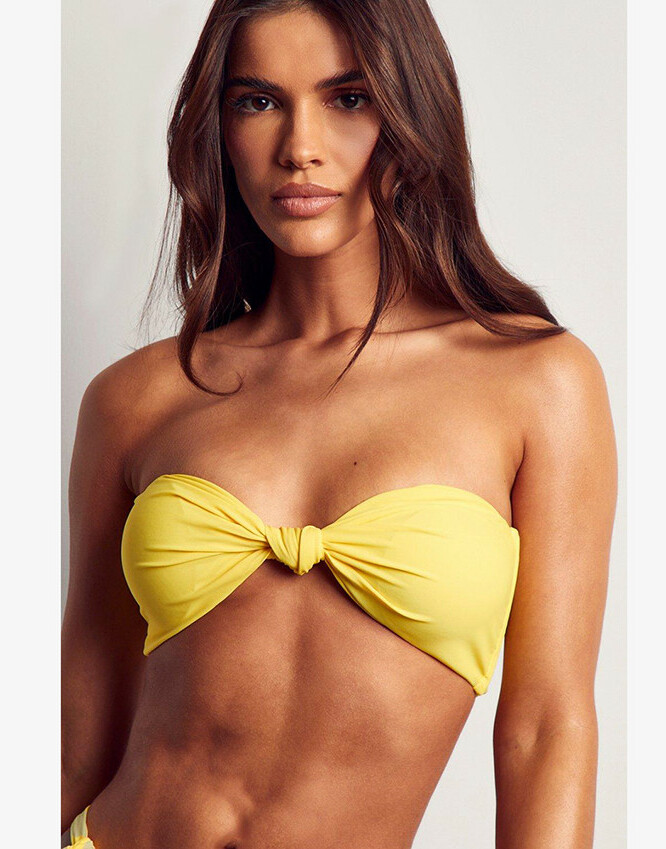 żółta góra od bikini