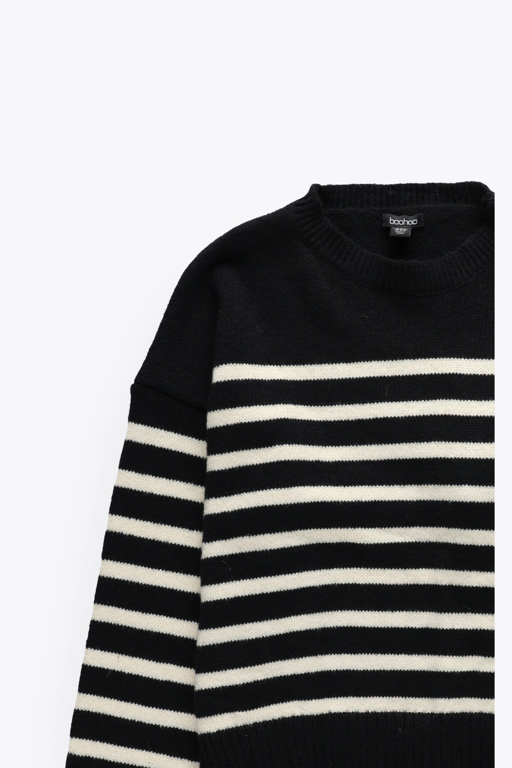asymetryczny luźny sweter w paski kontrast