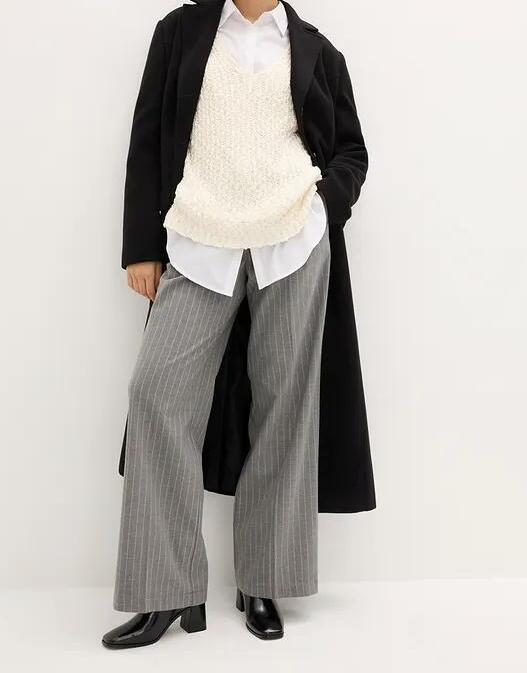 SWETER Z DAMSKI
