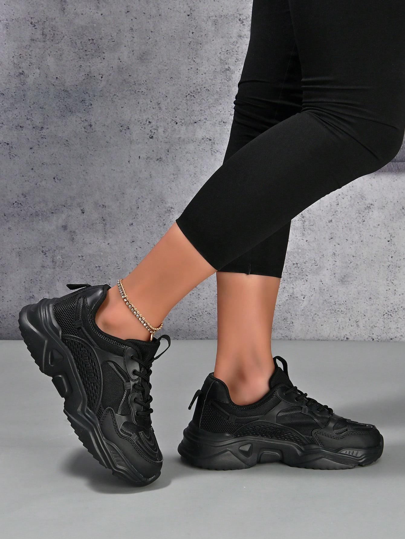 czarne buty sportowe