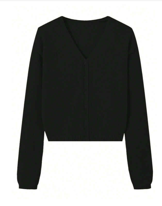 czarny sweter narzutka