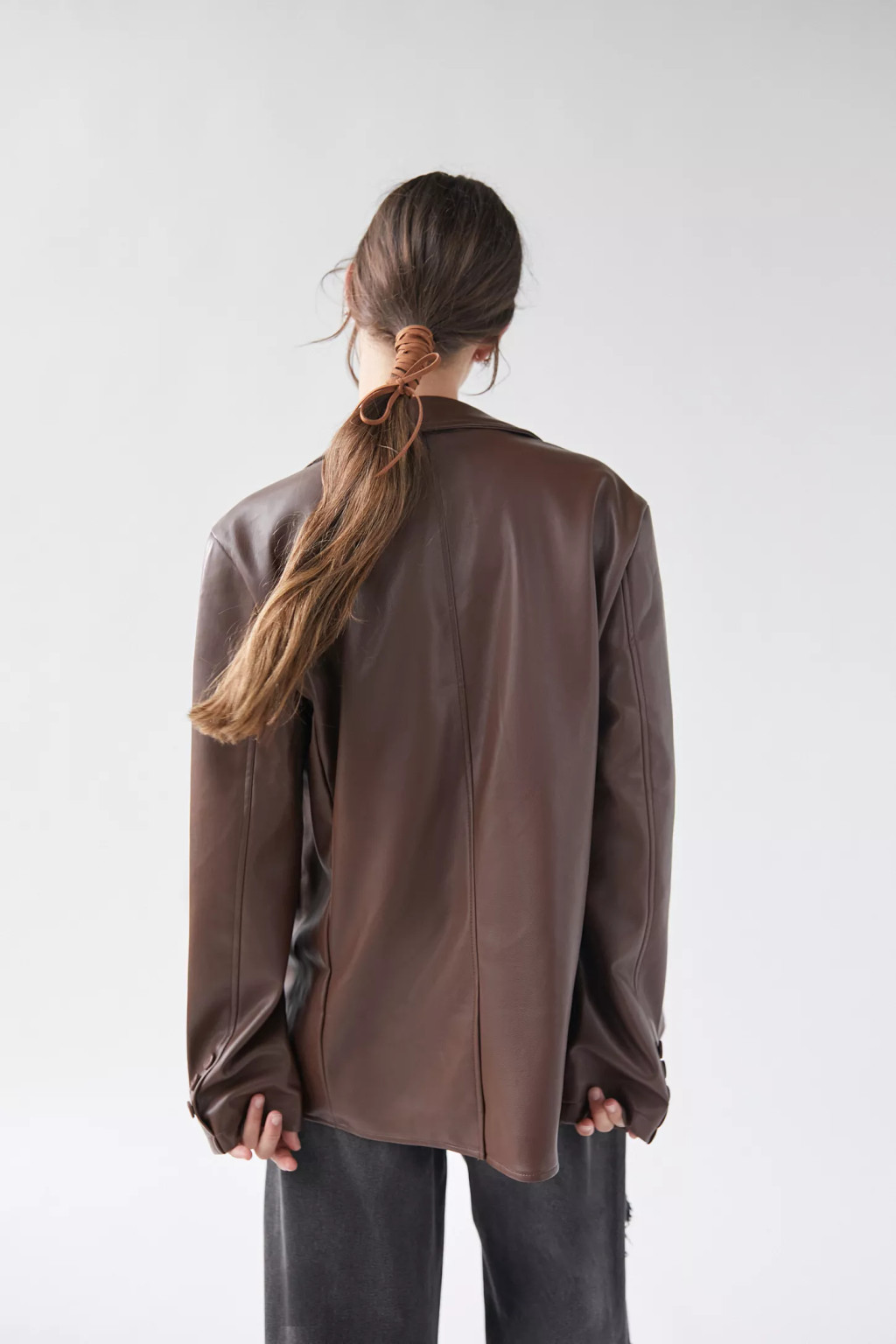 klasyczny brązowy płaszcz imitacja skóry